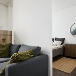 Renovated 1br In Downtown With Location *