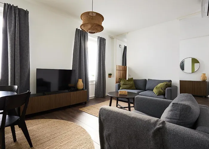 Renovated 1br In Downtown With Location