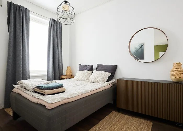 Renovated 1br In Downtown With Location *