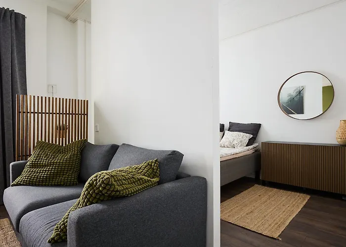 Renovated 1br In Downtown With Location *